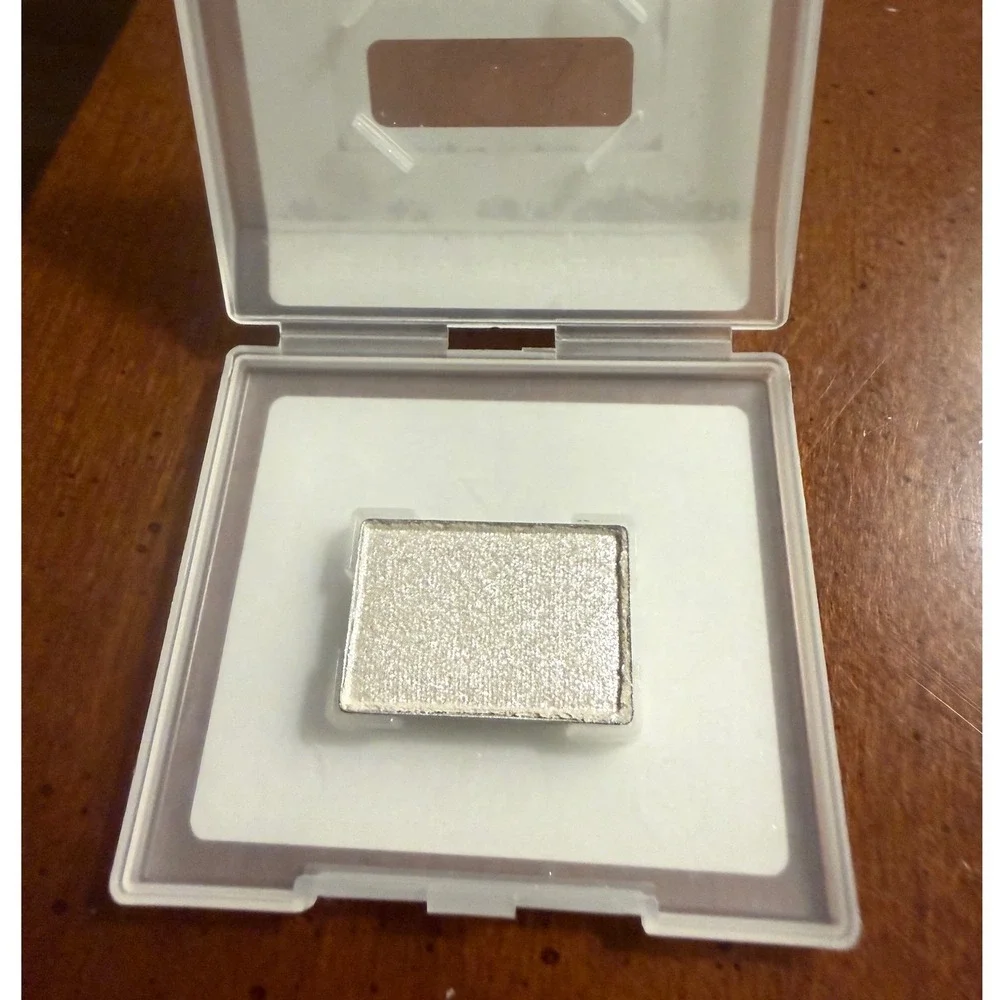 Mary Kay mineral eye shadow color‎ single magnetic case Sparkling White 068246